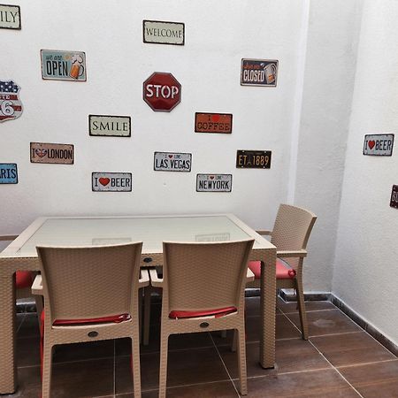 Traumhaus Mitten In Der City 60 Meter Zum Meer Kusadası Kültér fotó