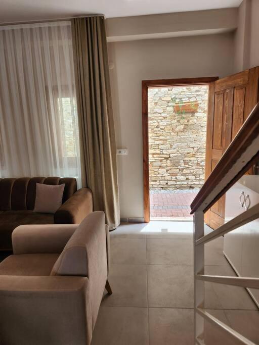 Traumhaus Mitten In Der City 60 Meter Zum Meer Kusadası Kültér fotó